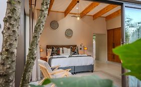 Bushbaby Valley Lodge